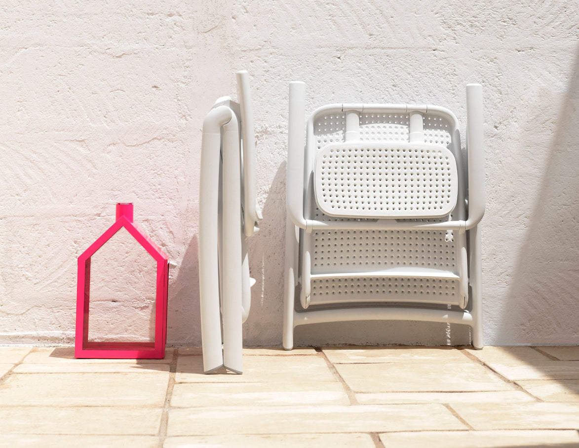 Fauteuil relax Darsena Nardi – mise en scène terrasse