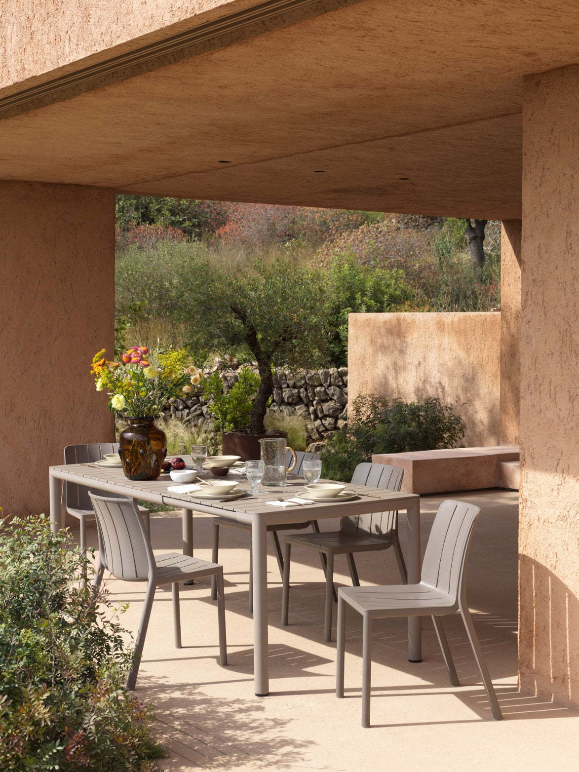 Table extensible Tevere 147 Nardi – mise en scène terrasse