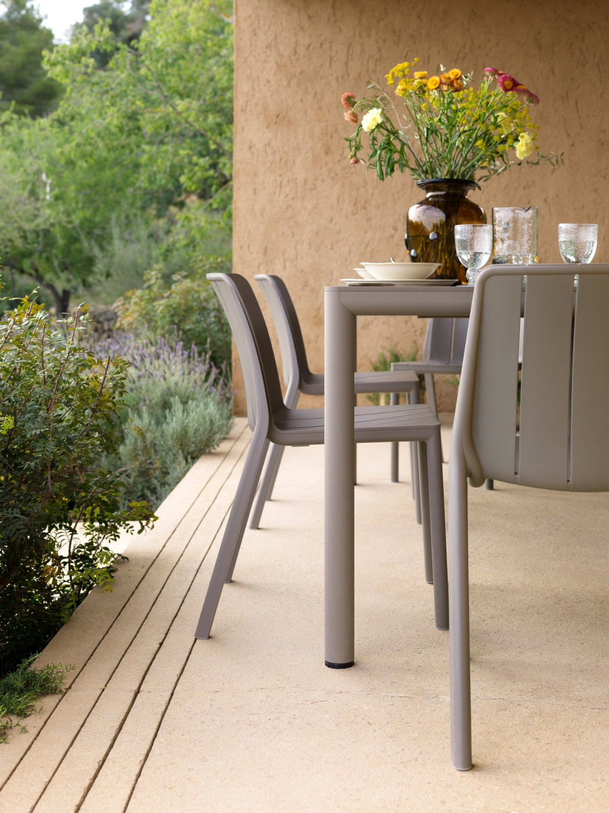 Table extensible Tevere 147 Nardi – mise en scène terrasse