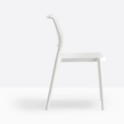 Chaise Ara blanche vue de profil