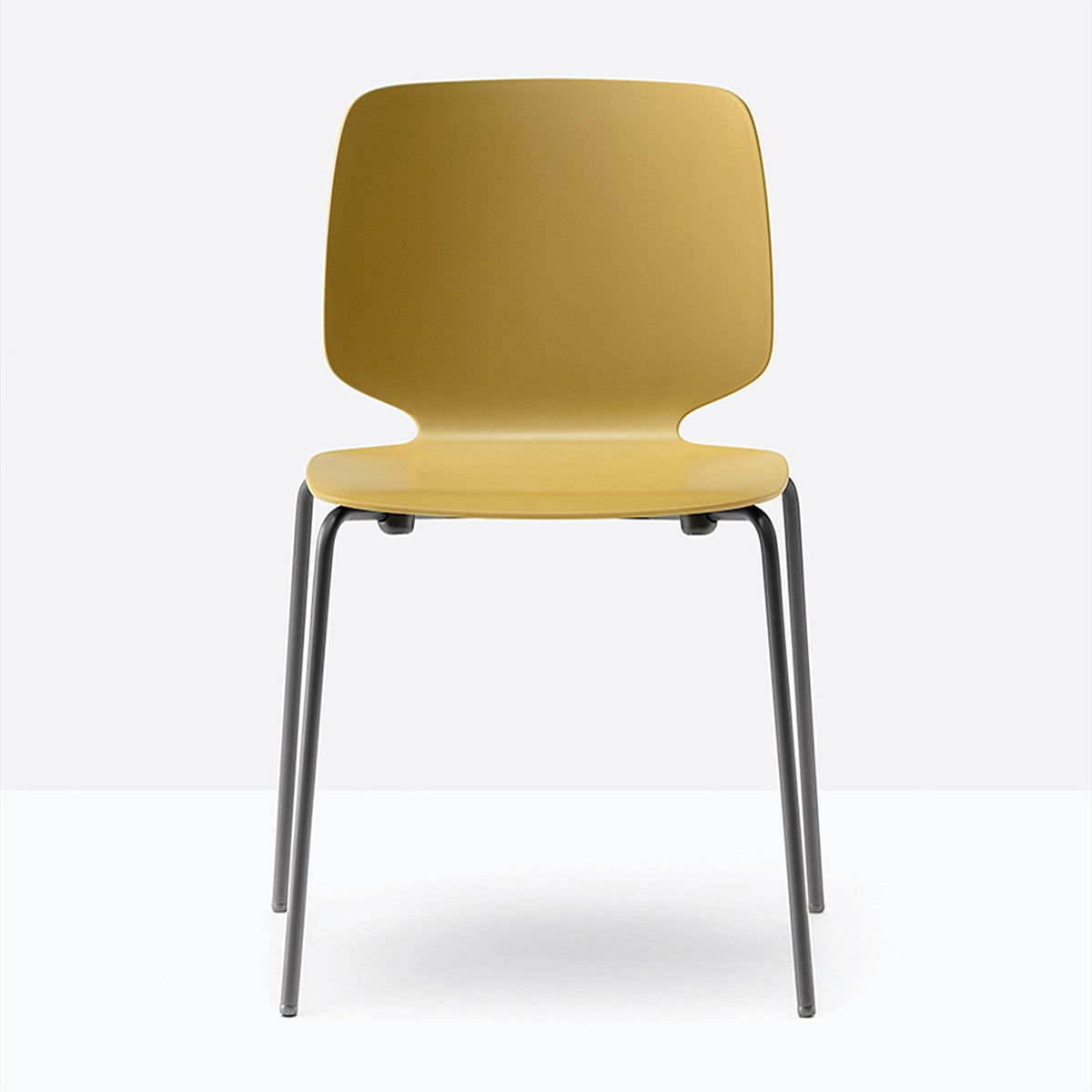 Chaise Babila jaune vue de face
