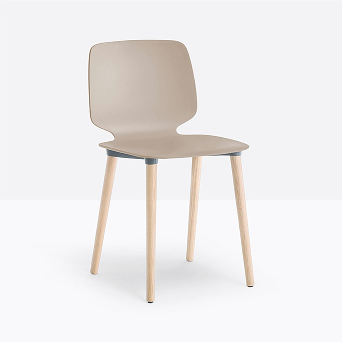 Chaise Babila sable, pieds frêne