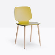 Chaise Babila jaune vue de profil