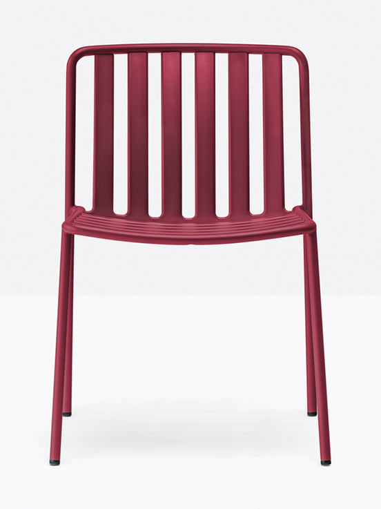Chaise Coney bordeaux vue de face