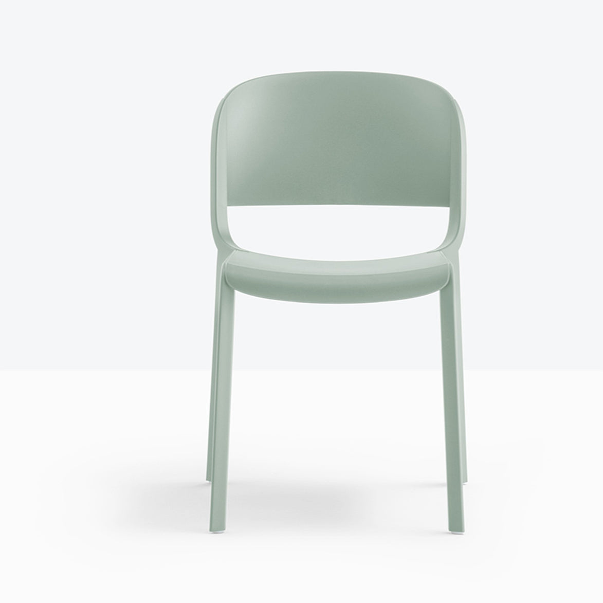 Chaise Dome vert sauge vue de face