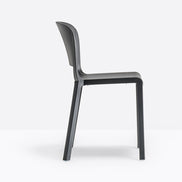 Chaise Dome noire vue de profil