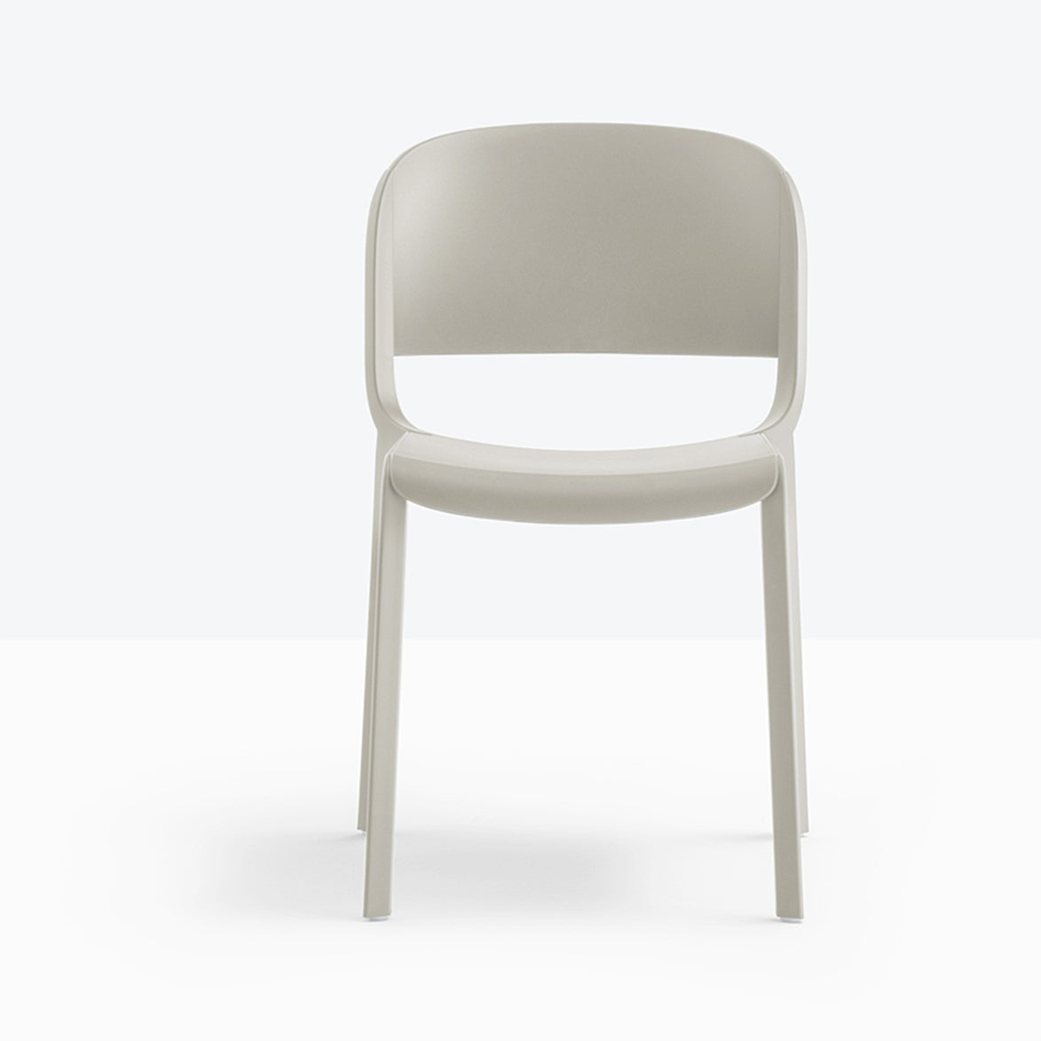 Chaise Dome beige vue de face