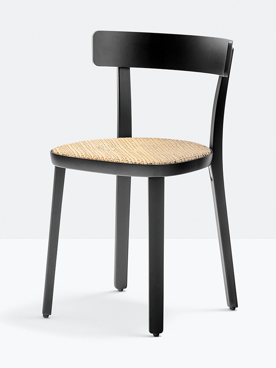Chaise Folk cannée vue de trois quarts