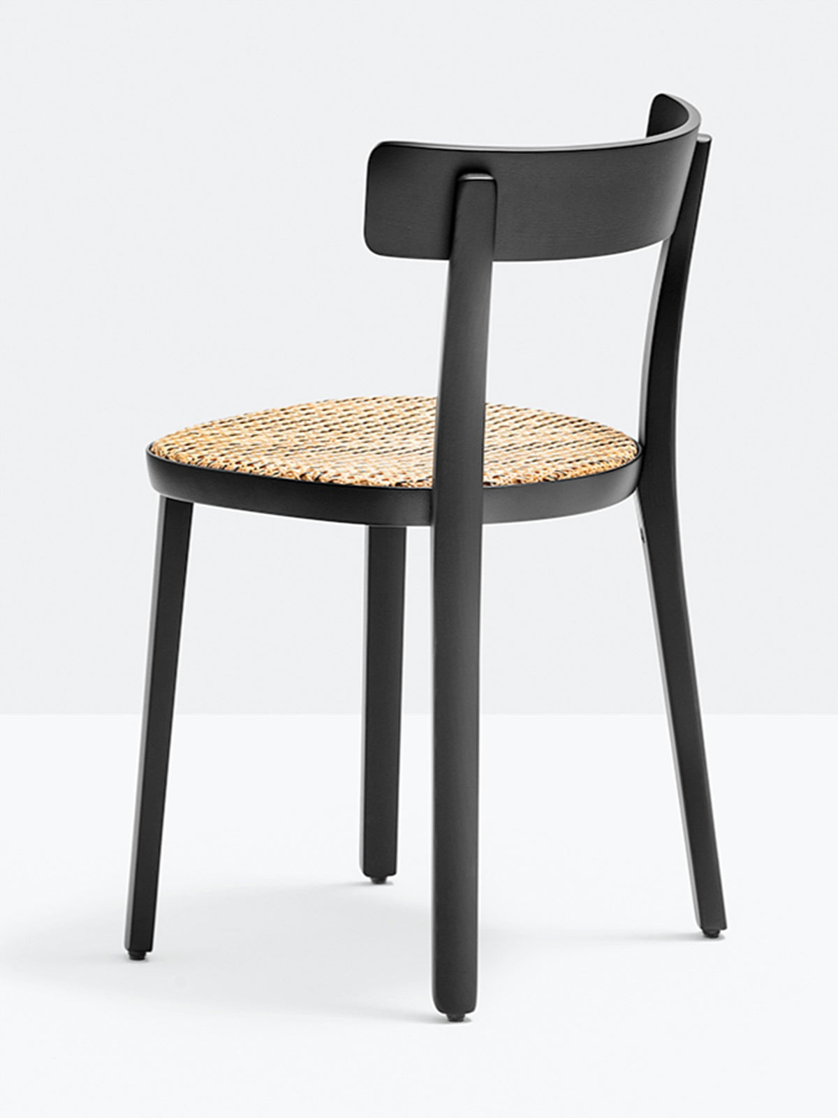 Chaise Folk cannée vue de profil