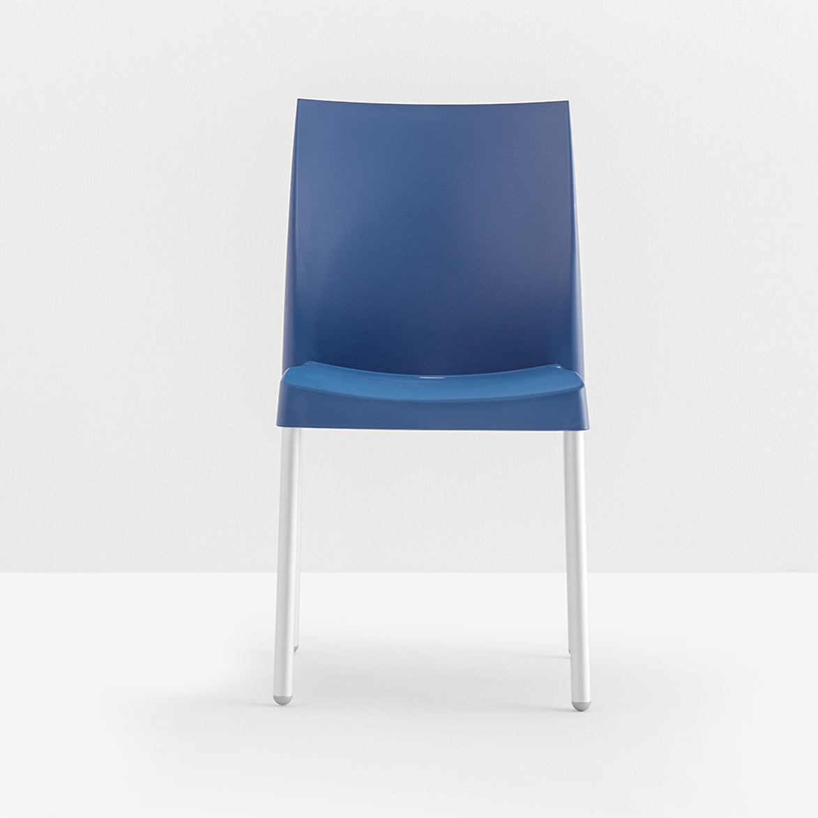 Chaise Ice bleue vue de face