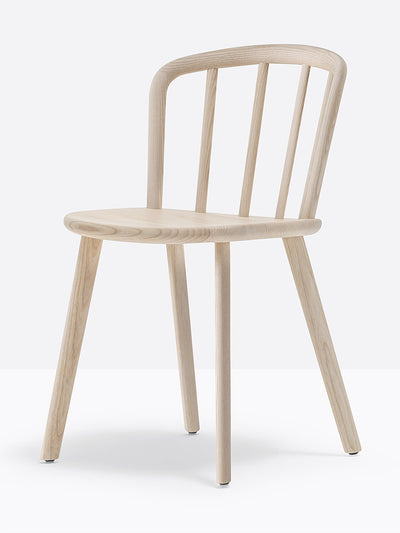 Chaise Nym frêne vue de trois quarts