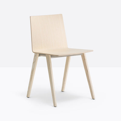 Chaise Osaka frêne naturel vue de trois quarts
