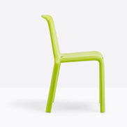 Chaise Snow vert anis vue de profil