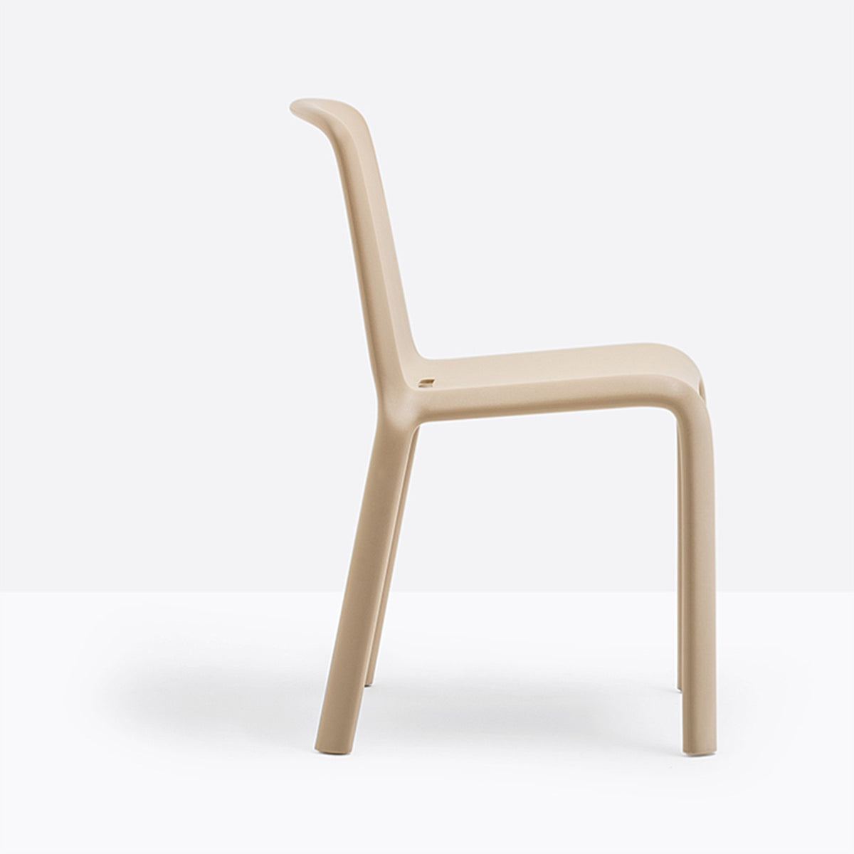 Chaise Snow sable vue de profil