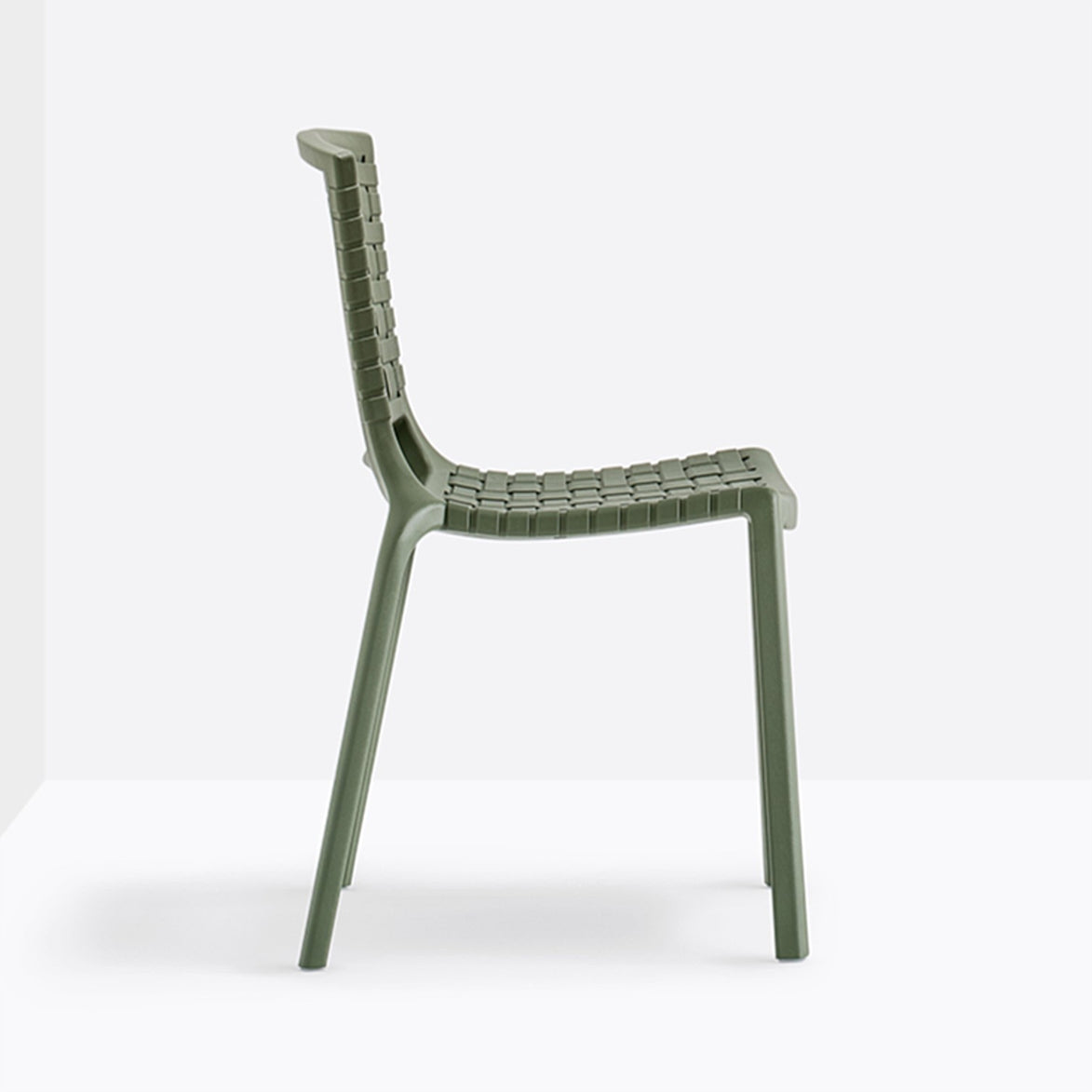 Chaise Tatami vert olive vue de profil
