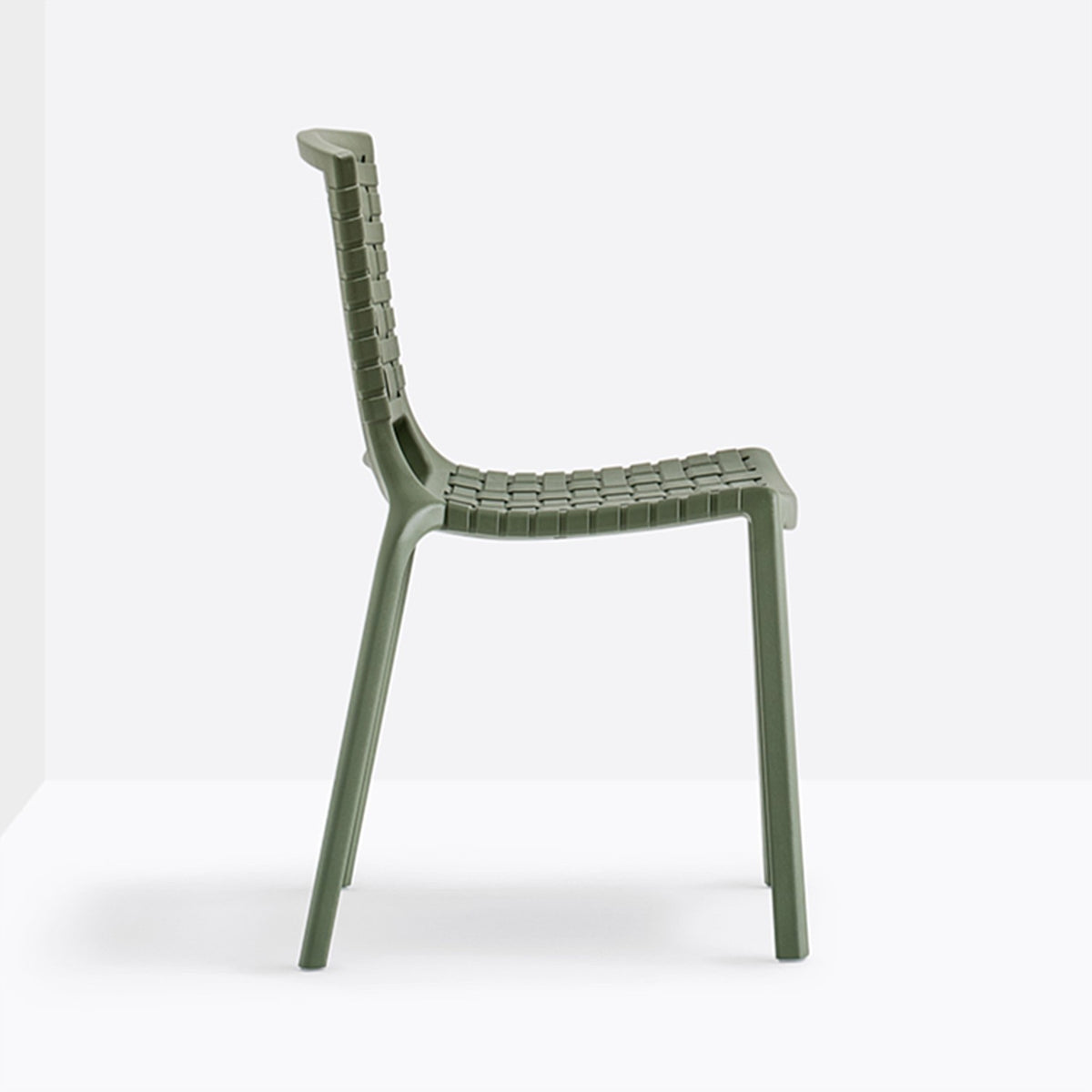 Chaise Tatami vert olive vue de profil