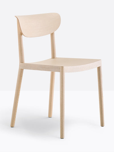 Chaise Tivoli frêne vue de trois quarts