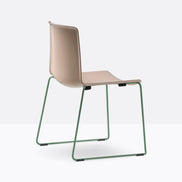 Chaise Tweet luge rose poudré, structure vert foncé