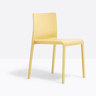 Chaise Volt jaune vue de trois quarts