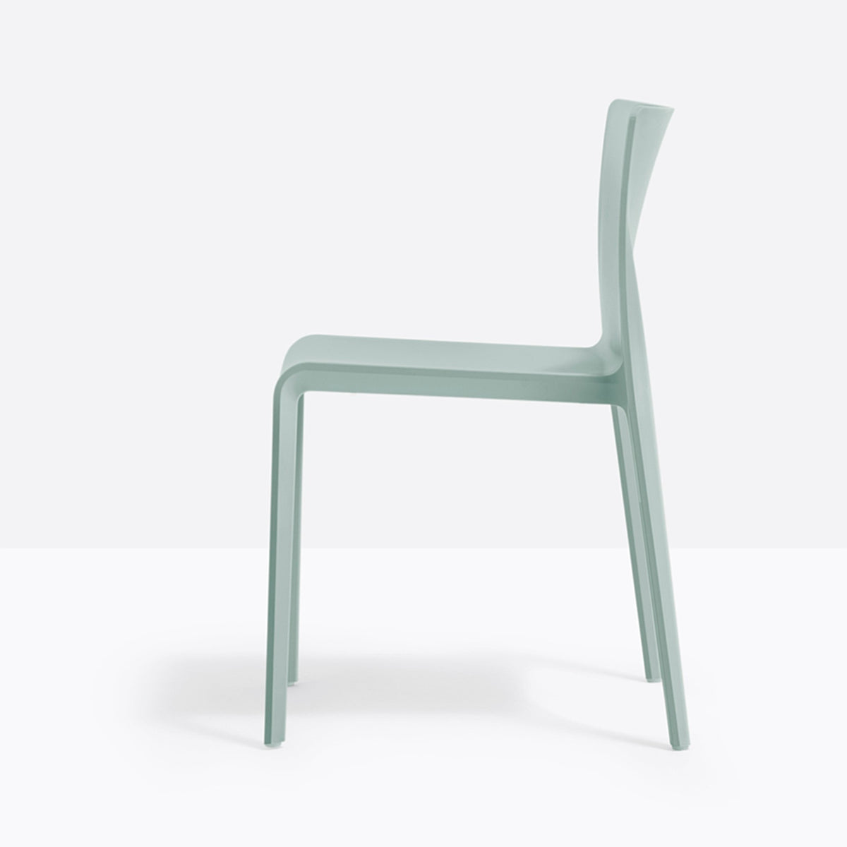 Chaise Volt Pedrali vert sauge