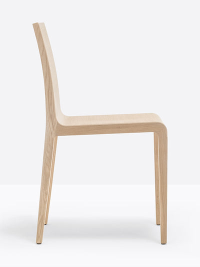 Chaise Young chêne vue de profil