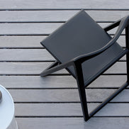 Chaise pliante Enjoy noire en terrasse