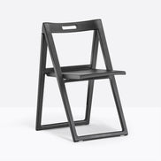 Chaise pliante Enjoy noire, vue de trois quarts