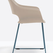 Fauteuil Babila luge sable, structure bleu pétrole