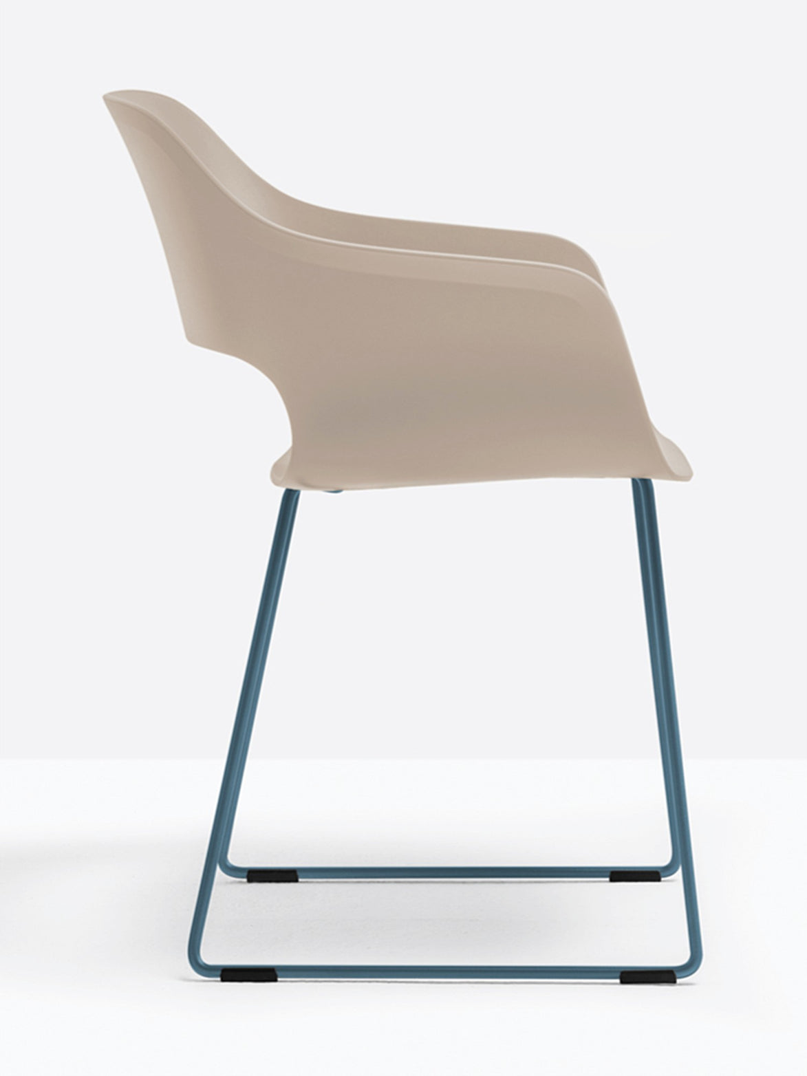 Fauteuil Babila luge sable, structure bleu pétrole