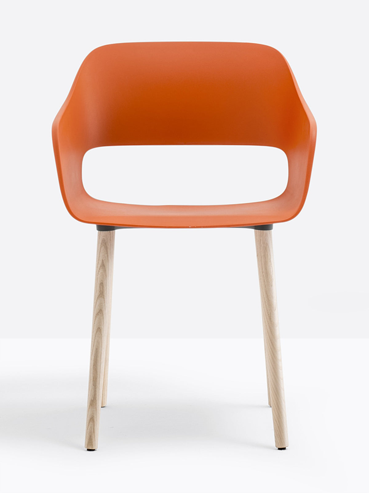 Fauteuil Babila Pedrali orange, pieds en frêne