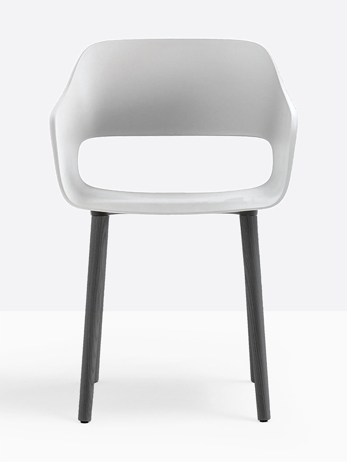 Fauteuil Babila pieds bois 2755 Pedrali, coque blanc, pieds noirs