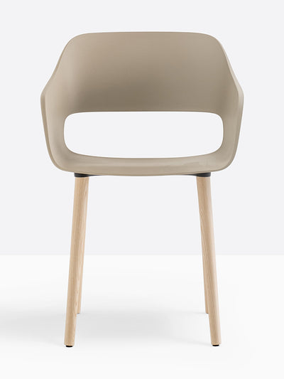 Fauteuil Babila sable, pieds en frêne naturel
