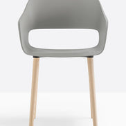 Fauteuil Babila pieds bois 2755 Pedrali, coque gris, pieds frêne naturel
