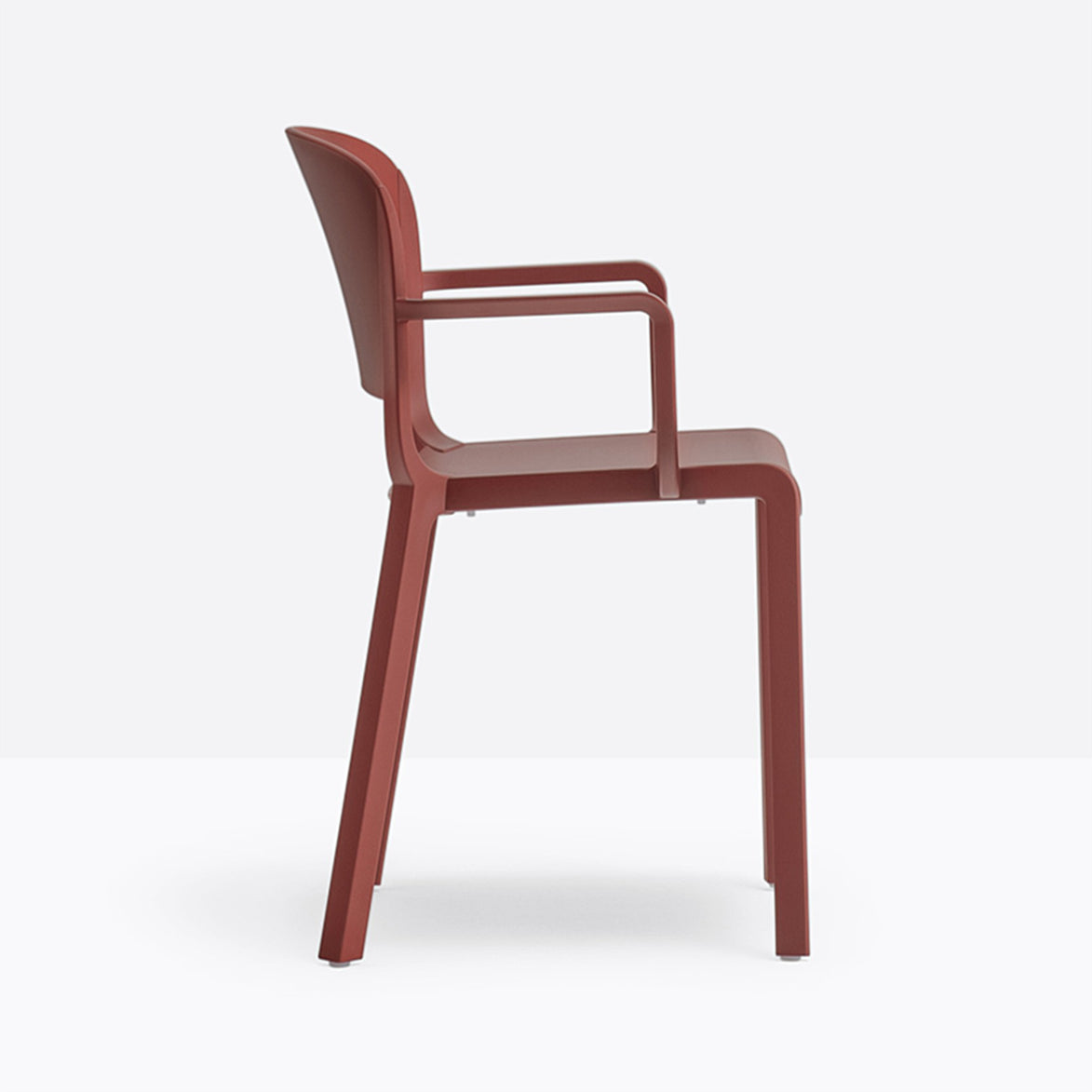 Fauteuil Dome rouge brique vue de profil