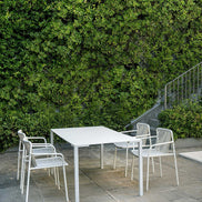 Fauteuils Tribeca blancs en terrasse