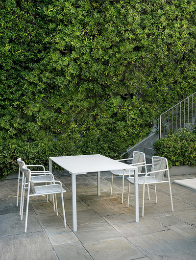 Fauteuils Tribeca blancs en terrasse