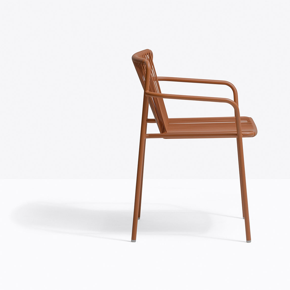Fauteuil Tribeca terracotta vue de profil
