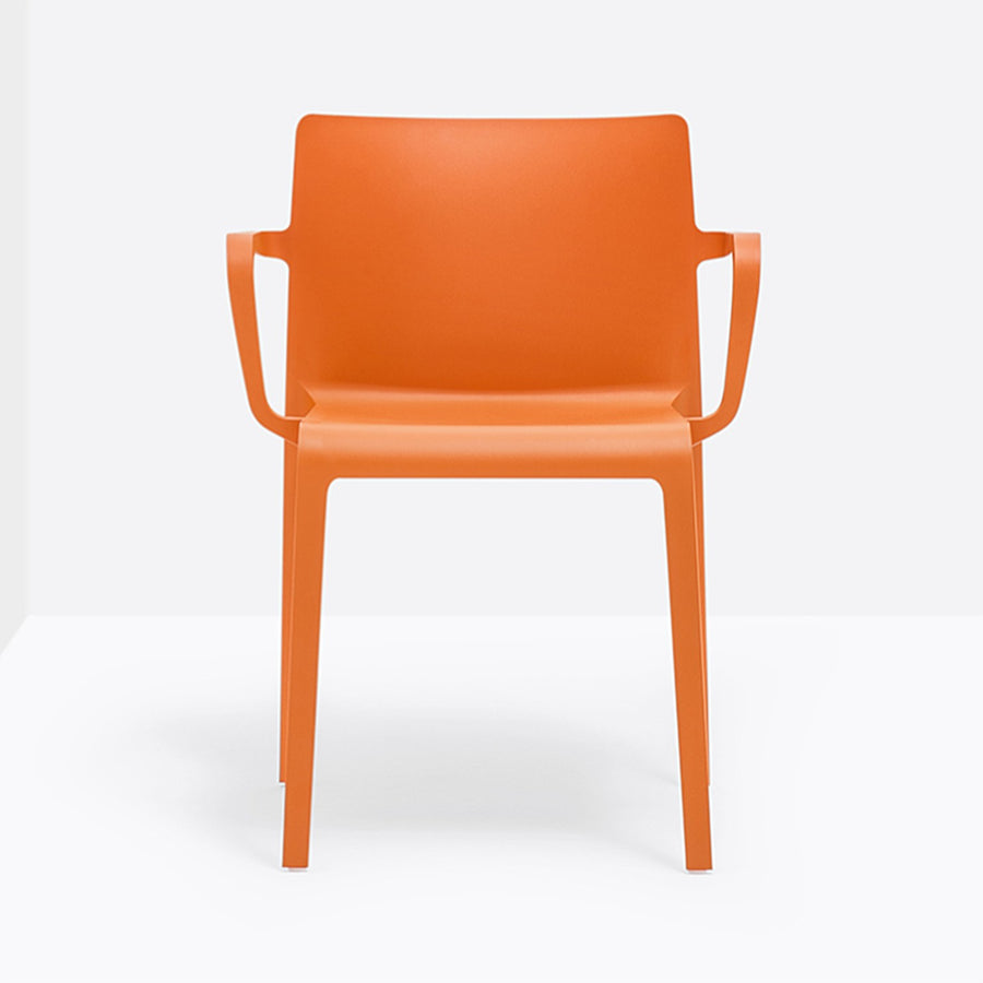 Fauteuil Volt Pedrali orange en polypropylène