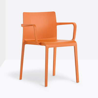 Fauteuil Volt orange vue de trois quarts