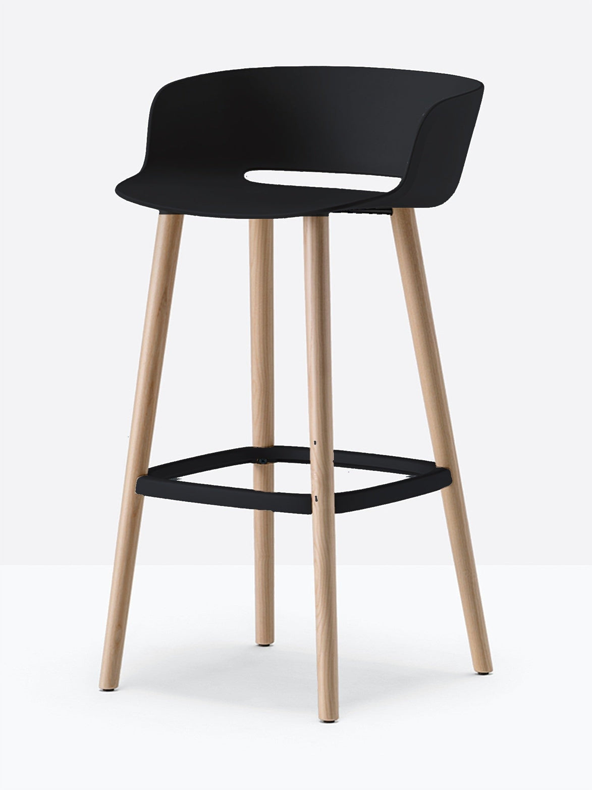 Tabouret de bar Babila pieds bois 2757 / 2758 Pedrali, coque noir, pieds noyer