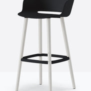 Tabouret de bar Babila pieds bois 2757 / 2758 Pedrali, coque noir, pieds blancs