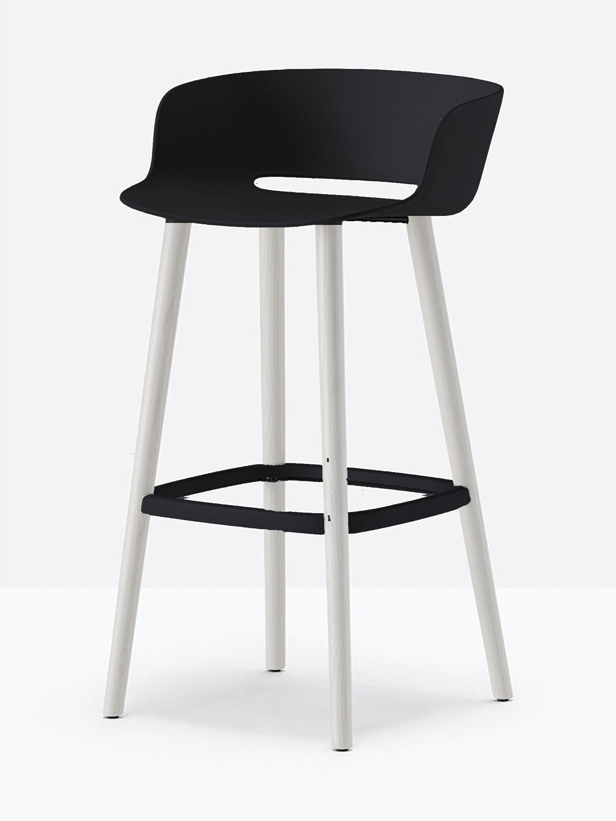Tabouret de bar Babila pieds bois 2757 / 2758 Pedrali, coque noir, pieds blancs