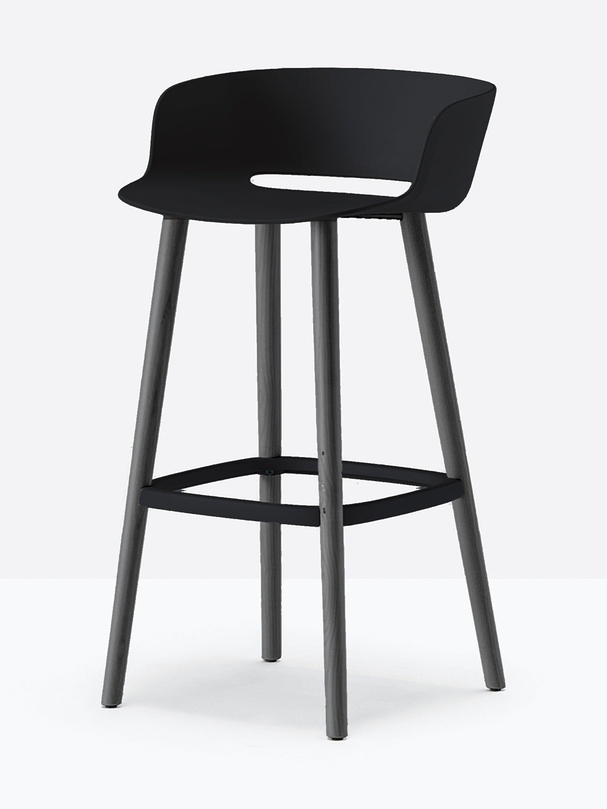Tabouret de bar Babila pieds bois 2757 / 2758 Pedrali, coque noir, pieds noirs