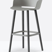 Tabouret de bar Babila pieds bois 2757 / 2758 Pedrali, coque gris, pieds noirs