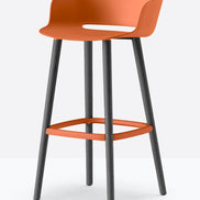 Tabouret de bar Babila pieds bois 2757 / 2758 Pedrali, coque orange, pieds noirs