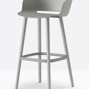 Tabouret de bar Babila pieds bois 2757 / 2758 Pedrali, coque gris, pieds gris clair