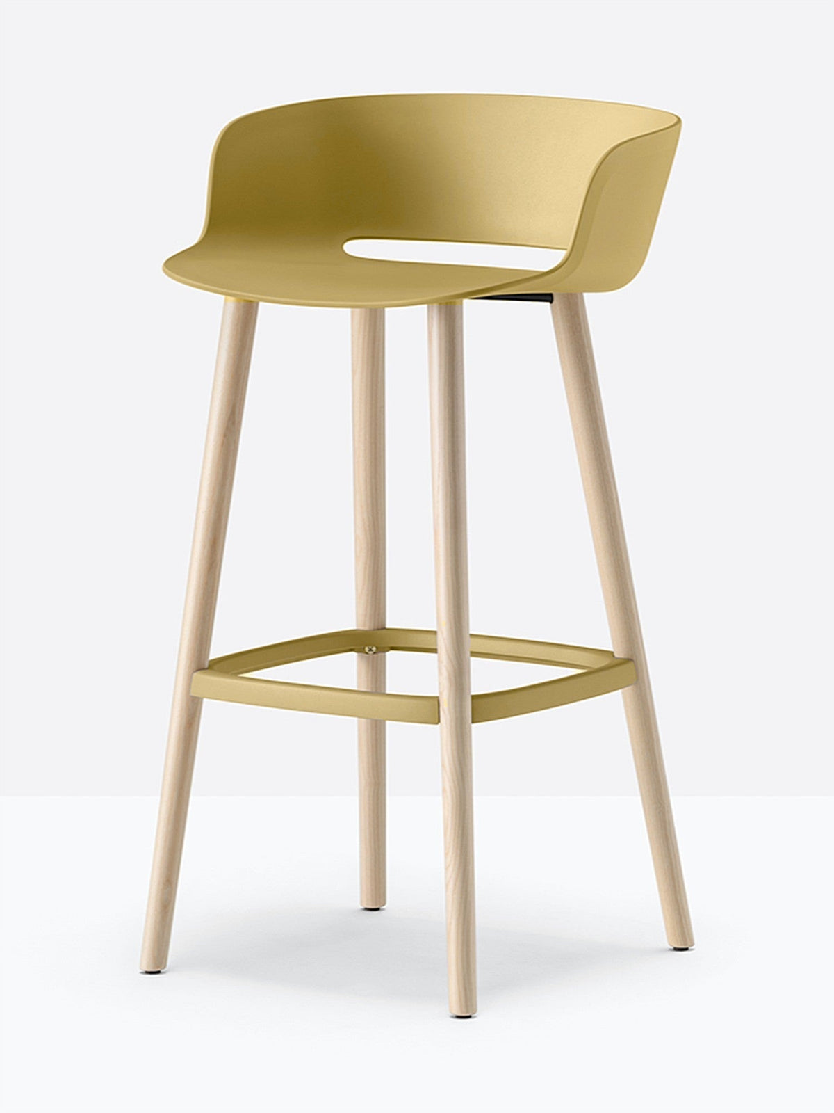 Tabouret de bar Babila pieds bois 2757 / 2758 Pedrali, coque jaune moutarde, pieds frêne naturel