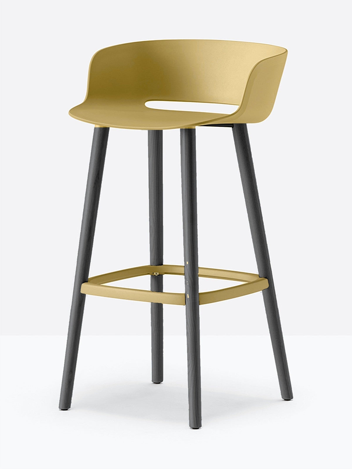 Tabouret de bar Babila pieds bois 2757 / 2758 Pedrali, coque jaune moutarde, pieds noirs