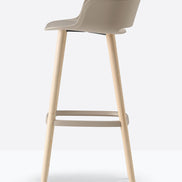 Tabouret Babila pieds bois sable vue de profil