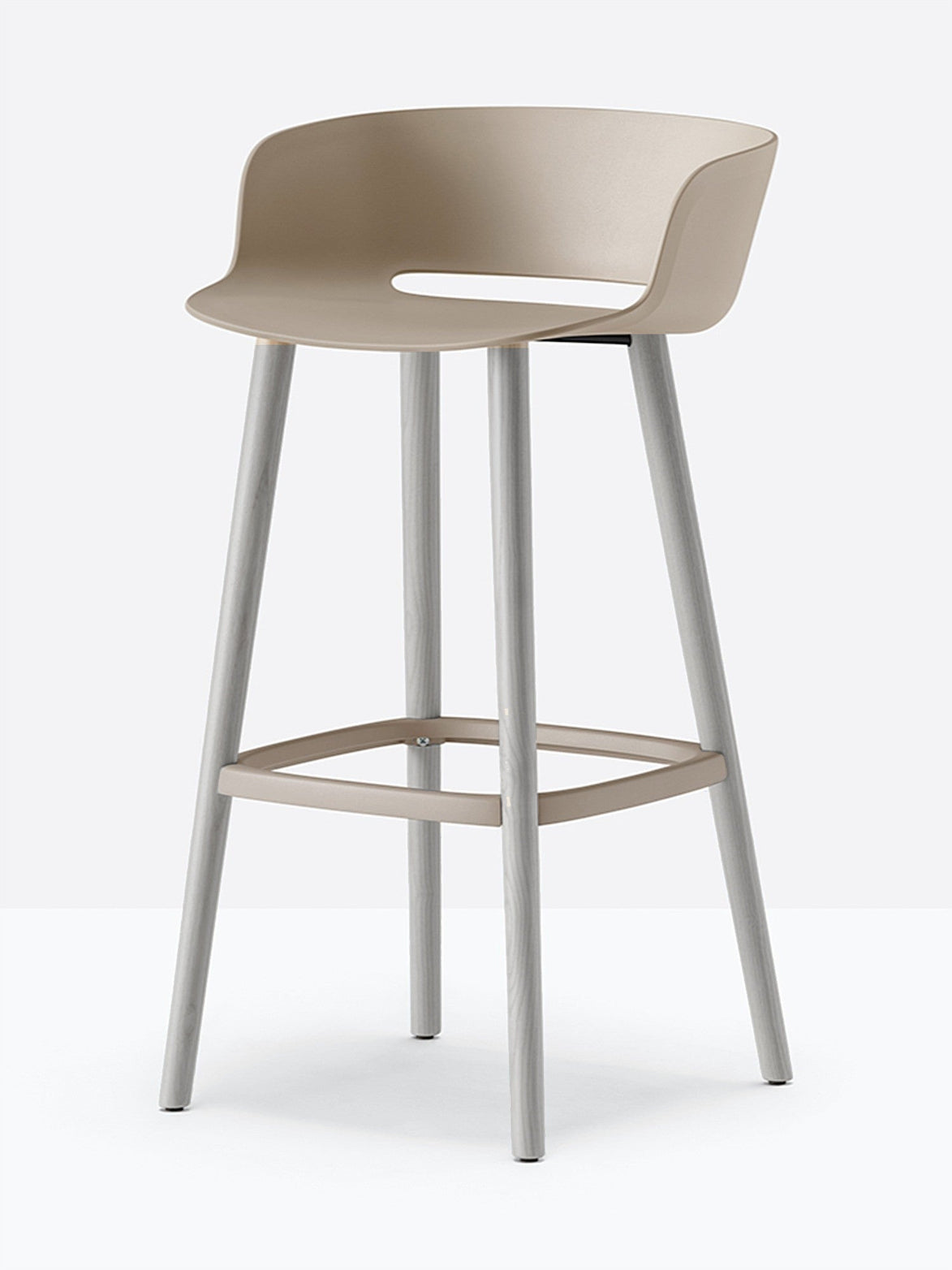 Tabouret de bar Babila pieds bois 2757 / 2758 Pedrali, coque sable, pieds gris clair